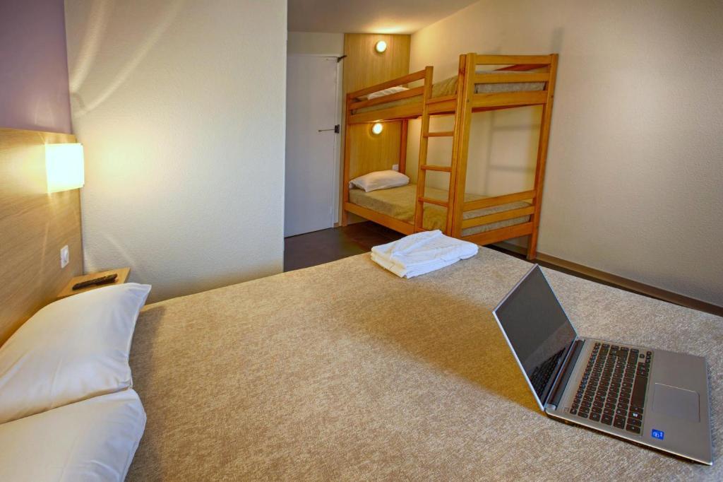 Hotel Formule Club Cenon Quarto foto